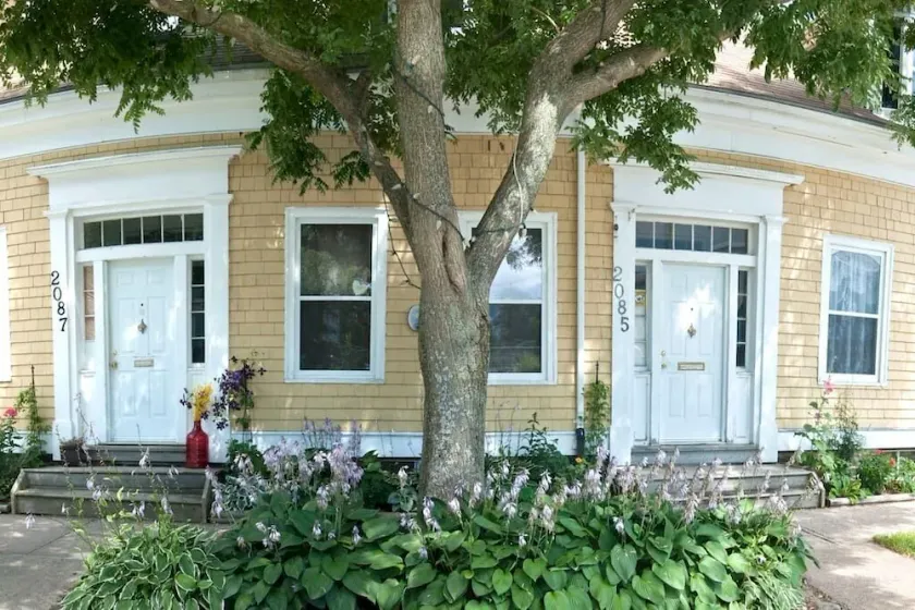 Heritage Townhouse in Downtown Halifax - Image 1