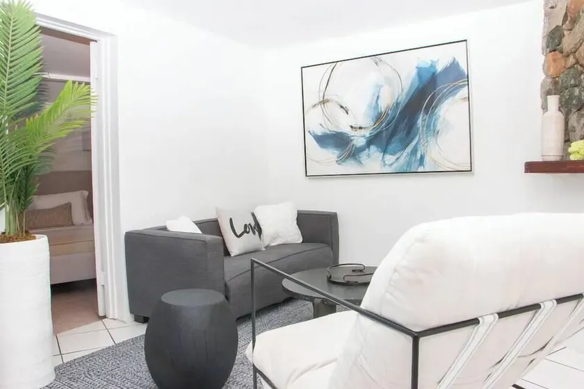Oceanview Stay - Walk to Beach - Image 1