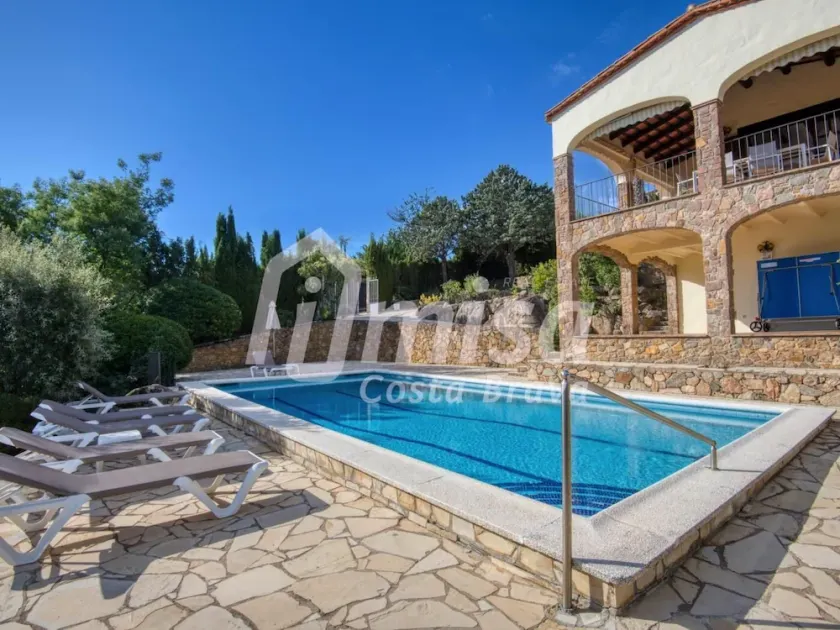 Villa Paradise - Image 1