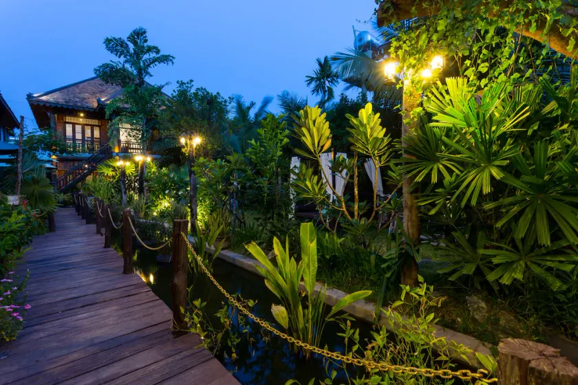 JAVA WOODEN VILLA - Image 1