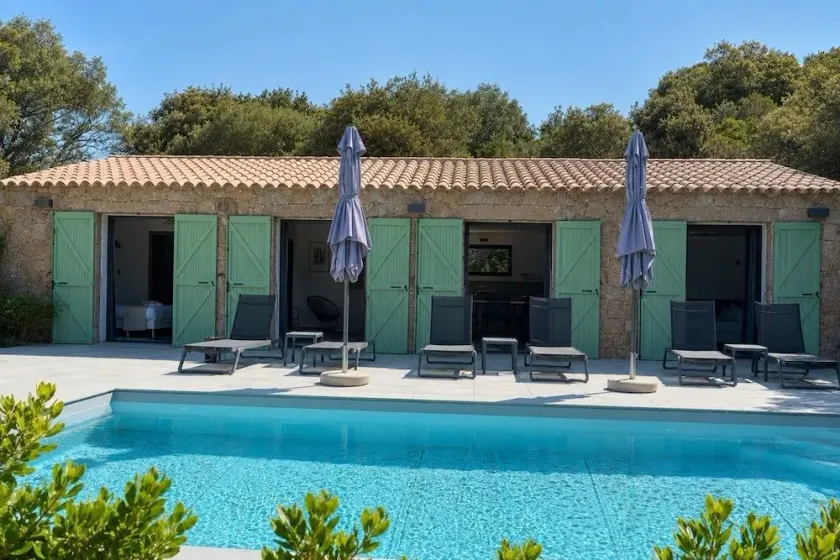 SUPERB VILLA BEAUTIFUL SWIMMING POOL LARGE TERRACE PEACEFUL GARDEN PETANQUE COURT - Image 1