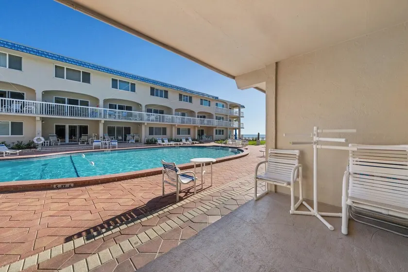 A102 Parfait condo 2/2! Emplacement fantastique en bord de mer juste à côté de Flagler Ave! - Image 1