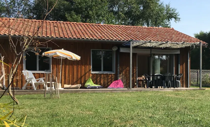 Maison Bois 3chambres 8personnes a Proximité du lac Hourtin - Image 1