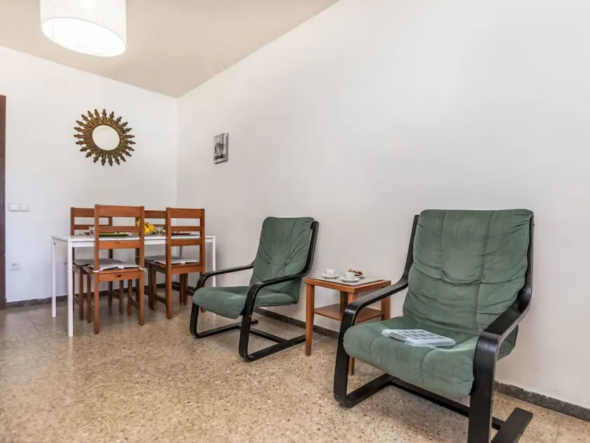 Lovely apartment for 6 guests with WIFI, pool, TV, balcony and pets allowed - Image 1