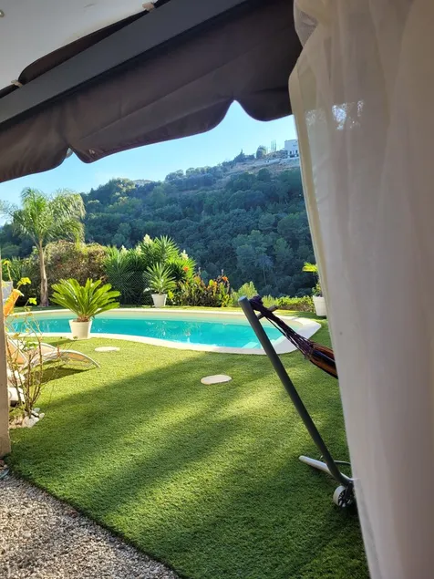 Villa sur les collines niçoises - Image 1