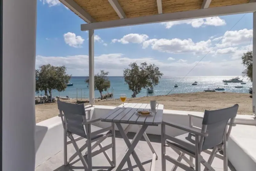 Aqua Bay Beachfront Studios Agia Kyriaki Beach, Milos - Image 1