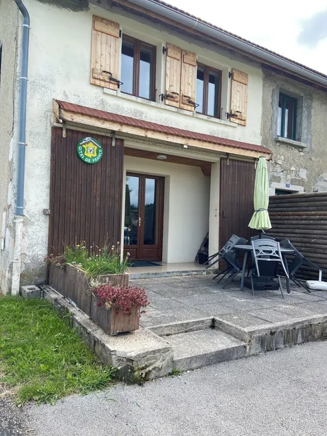 gite de France in old farm park of Haut Jura - Image 1