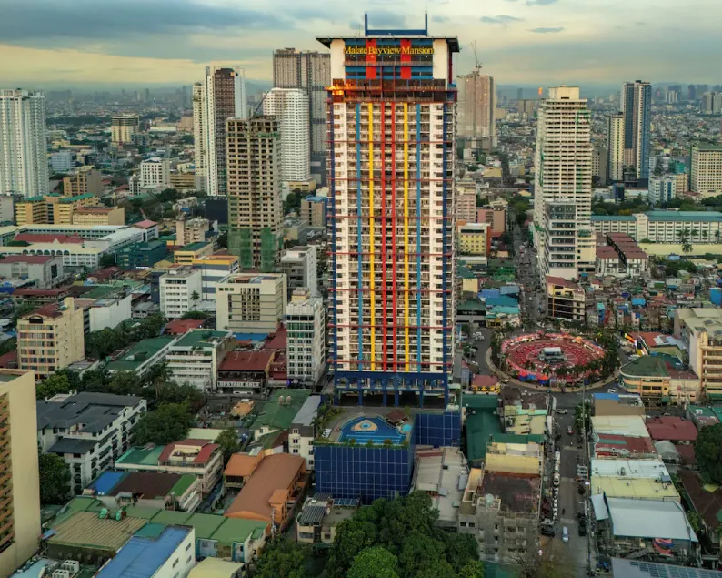 STAYLUXIA - MANILABAYVIEW - Luxury and Superior Suites with, Balcony -except Studios- Pool, Netflix & Gym- Housekeeping Available - - Image 1