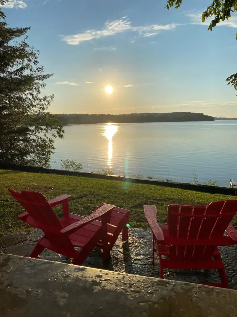 Lakefront on Dubay Sleeps 13 Firepit Sauna Ski Kayak Outdoor Bar Sunsets - Image 1
