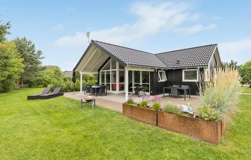 3 Bedroom Amazing Home In Glesborg - Image 1