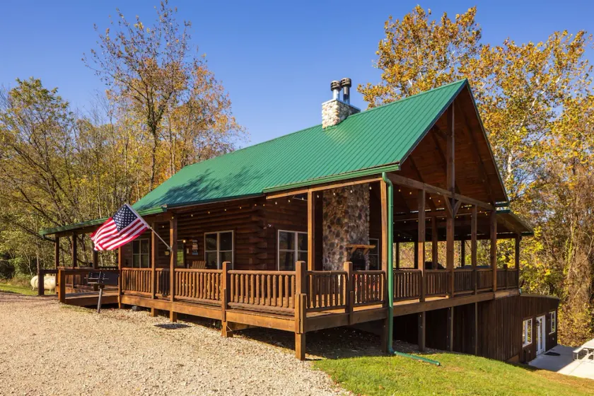 Green Acres Lodge With Indoor Saltwater Pool - Image 1