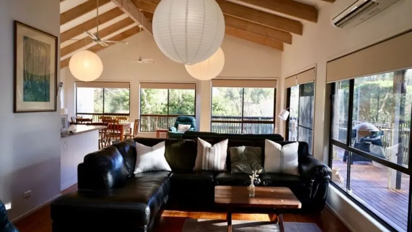 Original art filled home in Guerilla Bay - Image 1
