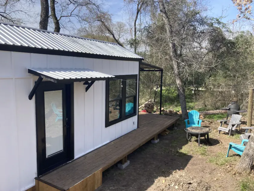 Farmhouse tiny home - Image 1