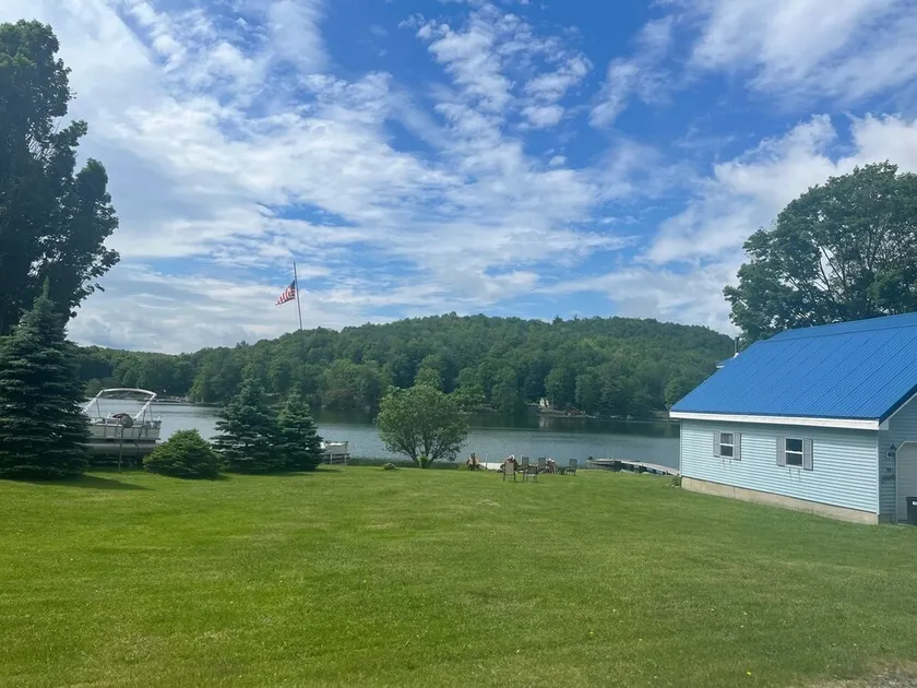 Historic Cottage- near Saratoga- on Summit Lake - Image 1