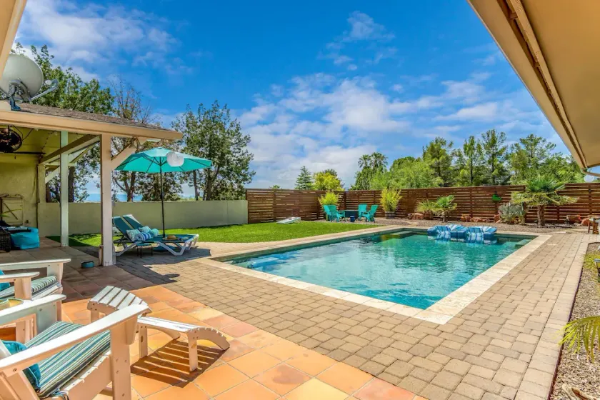 VUES, PISCINE, 2. 5 ACRES PRIVÉS Minutes à SEDONA! SERENE, CALME ET PROPRE - Image 1