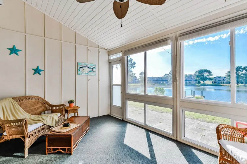 Serene Waterfront Home på Fenwick Island - Trin til pool. Minutter til stranden. - Image 1