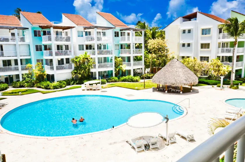 Playa Turquesa O-304 Premier Beachfront Pool View 85mbps wifi - Image 1