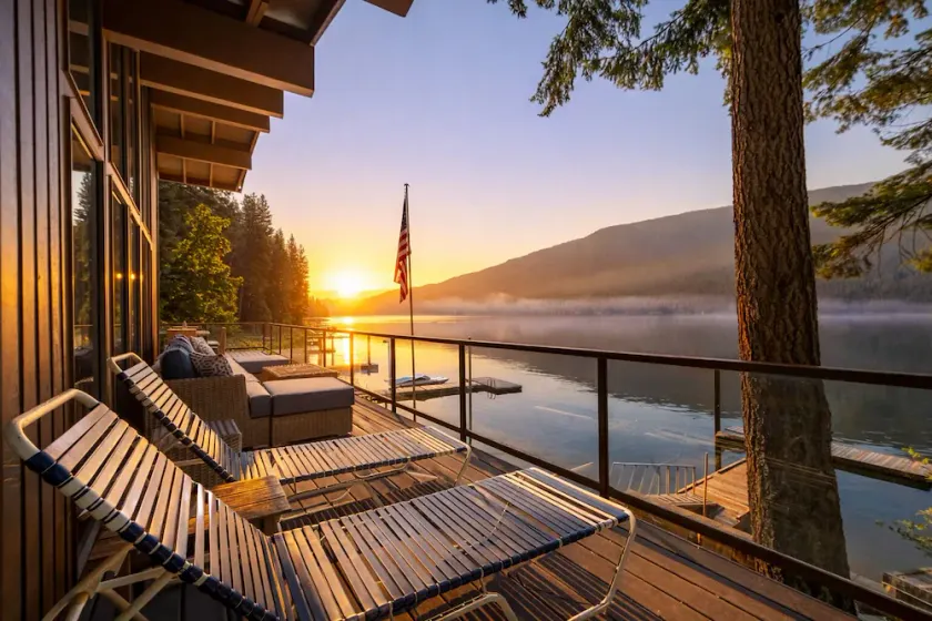 Ved søen med boblebad, privat dock på Lake Wenatchee - Image 1