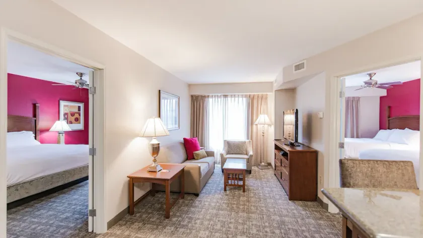 2 Bedroom | Pool. Free Breakfast. Gym. - Image 1
