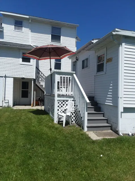 Kindersicherer eingezäunter Hof, 3 Minuten zum Strand, KEINE REINIGUNGSGEBÜHR - Image 1