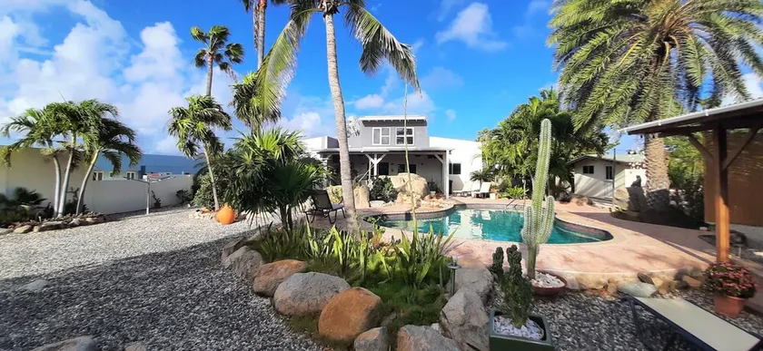 Private Paradise: tropical garden, pool & jacuzzi - Image 1