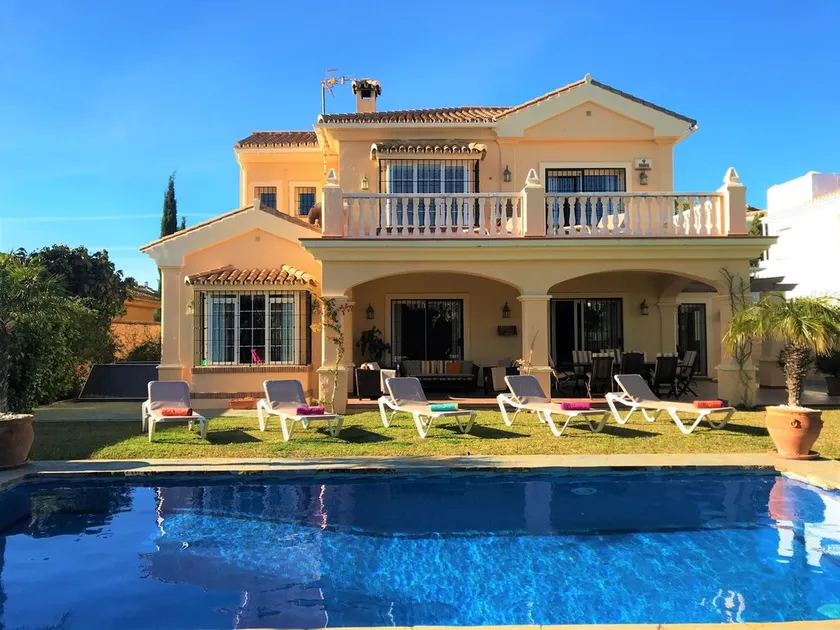 luxury villa ALL INCLUDED! ADSL, electricity, water, pool, SAT-TV, garden - Image 1