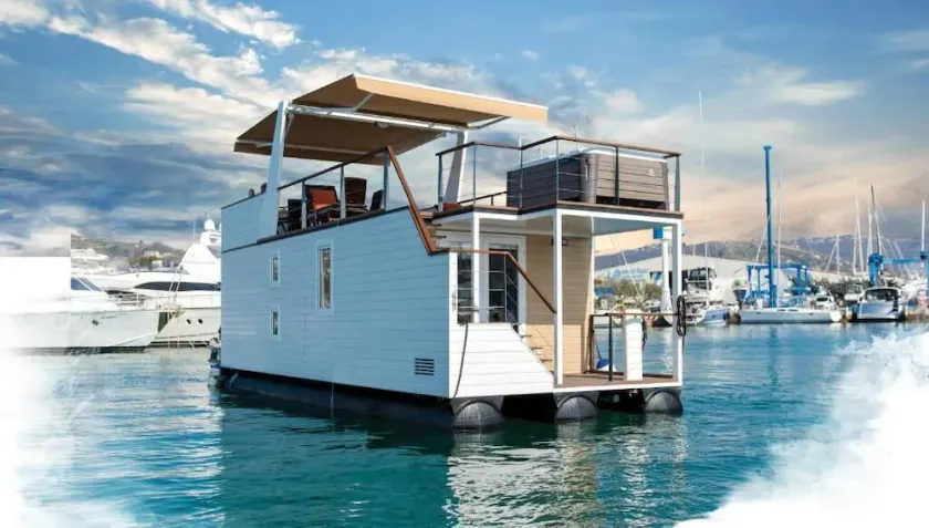 Floating House Adela - Image 1