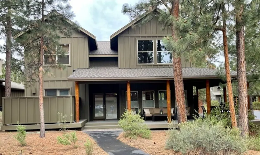 Private Retreat at River Wild in Mt Bachelor Village, Private HotTub, A/C, WiFi - Image 1