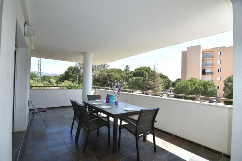 Apartment in Santa Margarida, Roses: Large Terrace, Air Conditioning, Parking. Near the Beach and Center. - Image 1