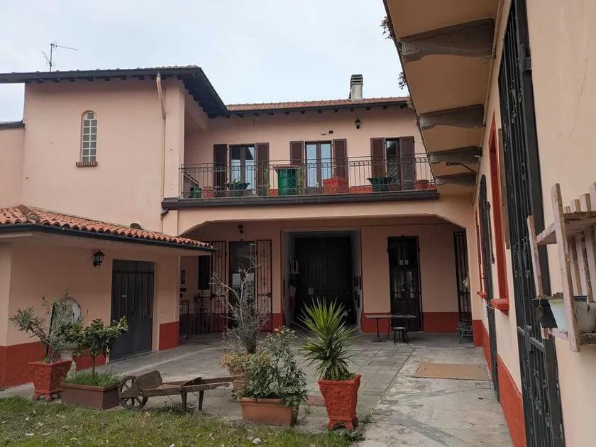 Corte Meneghina-short stays - Image 1
