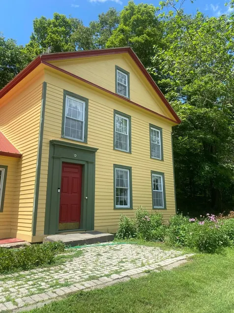 Historic former bed and breakfast - 15 min to Elk Mountain Ski Resort - Image 1