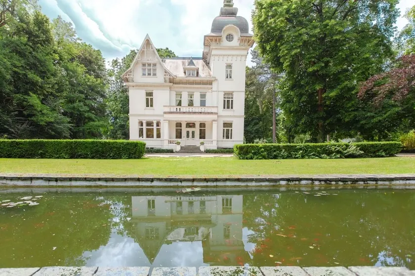 Villa Thor A Majestic 100-year-old Manor - Image 1