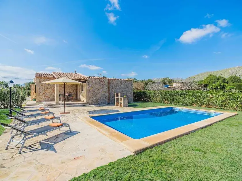 Superb two bedroom villa with private pool & garden in Puerto Pollensa - Image 1