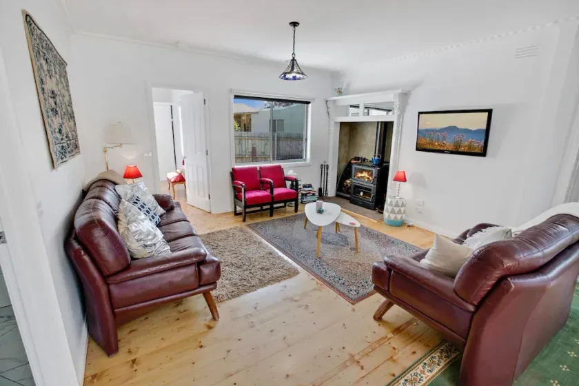 Close to the lake, everything you need to enjoy your getaway - Image 1