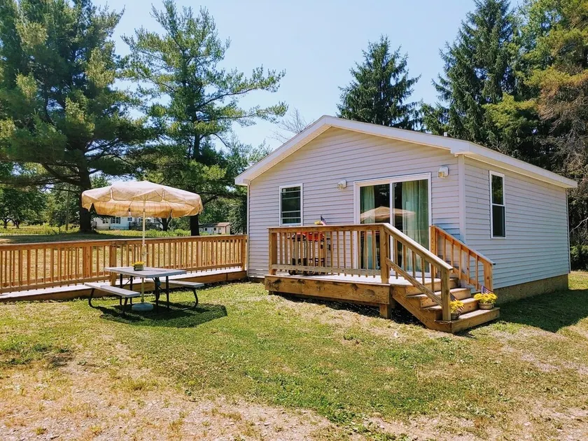 Cozy Farm Stay Near Keuka Lake / No Cleaning Fee / Pet Friendly / Wi-Fi + More! - Image 1