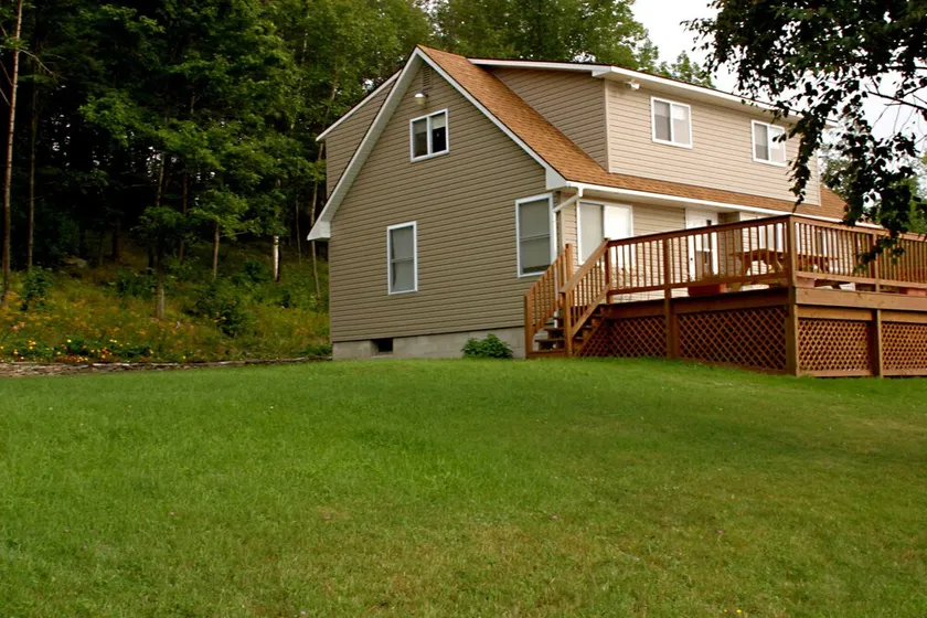 Exclusive Lakehouse - Image 1
