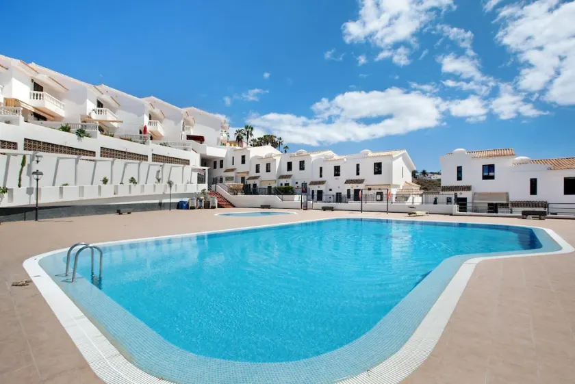 Casa Dos Angeles - Colorful vacation home with 2 terraces and swimming pool. - Image 1