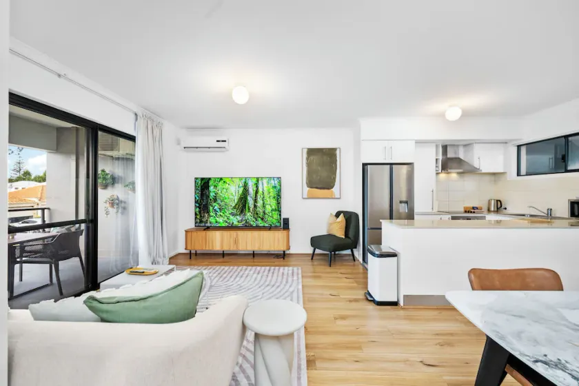 Stylish 2BR With Wi-fi 100 Mbps TV big 75 Inch - Image 1
