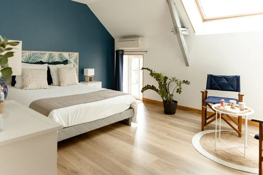 1st floor bedroom - garden view - Image 1