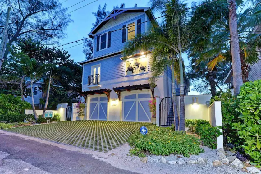 Maison de luxe en bord de mer avec piscine privée - tranquille, proche de tout! - Image 1
