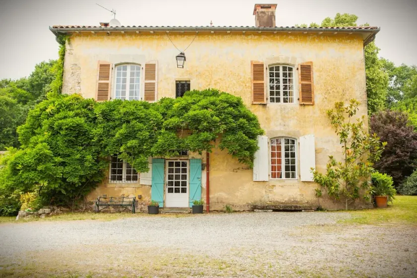 Le Luc manor house, 30 minutes from the beaches of the Landes region, with private heated swimming pool. - Image 1