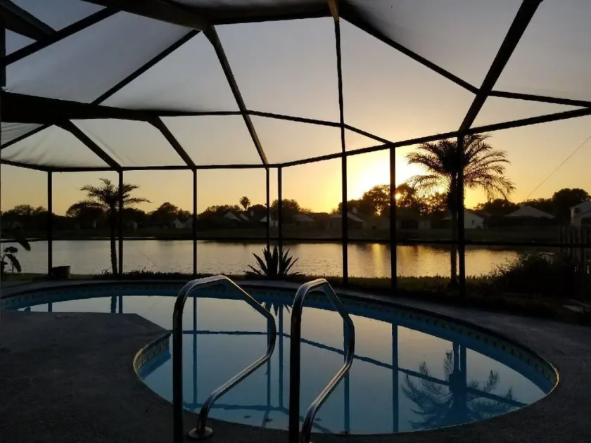 Fantastisk beliggenhed, Lake front, Pool. Bush Gardens / Strand / Disney / Hard Rock Casino - Image 1