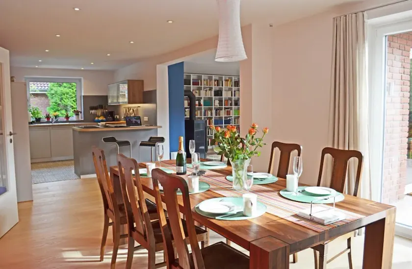 Top bungalow moderno con attrezzature di alta qualità e stufa per famiglie - Image 1