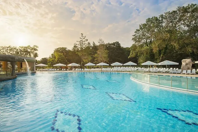 Villas Holidays - Image 1
