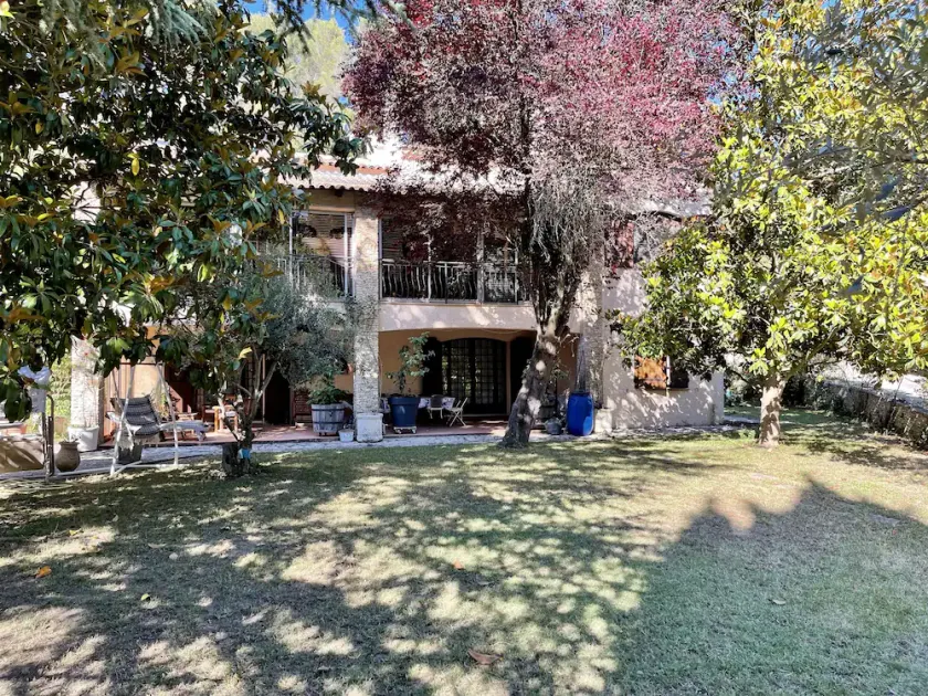 Rez-de-jardin Indépendant D'une Villa Traditionnelle en Provence 128m2 - Image 1