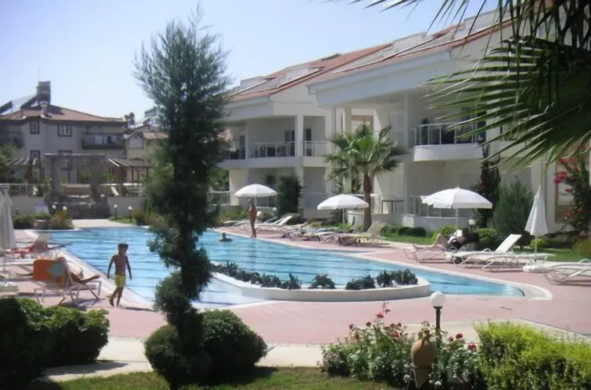 Mirage  C 1, ground floor private 2 bed home in popular community - Image 1