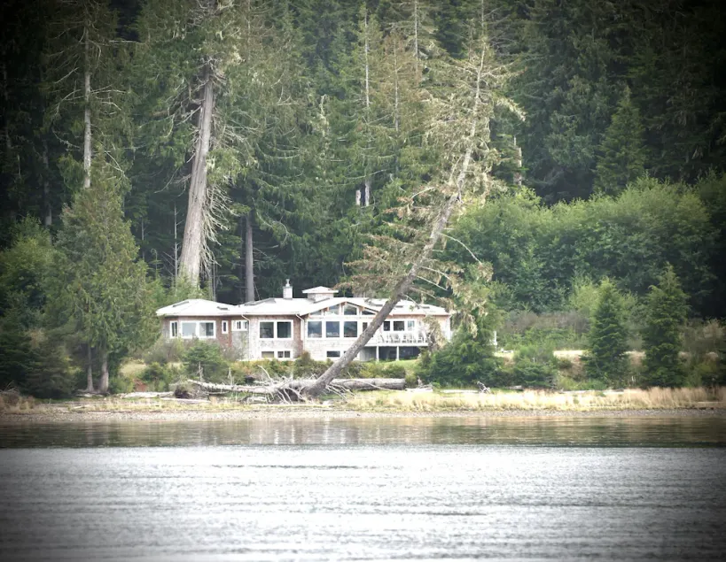 \"Whale House\" ~ Upscale, 4000 Sq Ft Hjem til store familie - Image 1