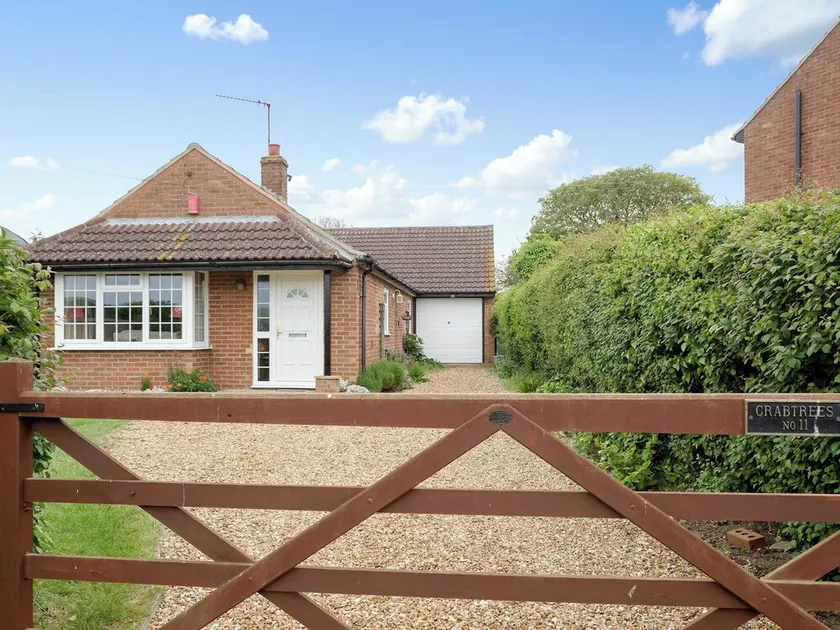 4 bedroom accommodation in Ringstead - Image 1