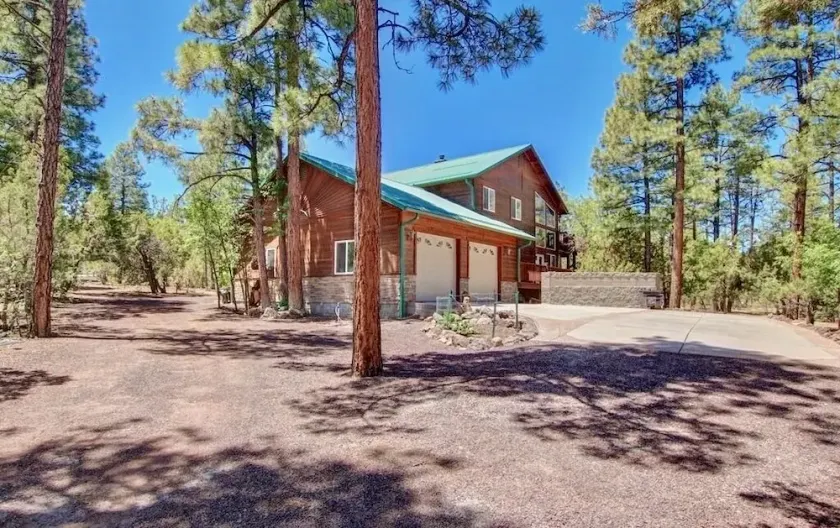 Majestic Mountain Getaway - Jenson's TreeHouse, a Spacious Cabin Retreat. - Image 1