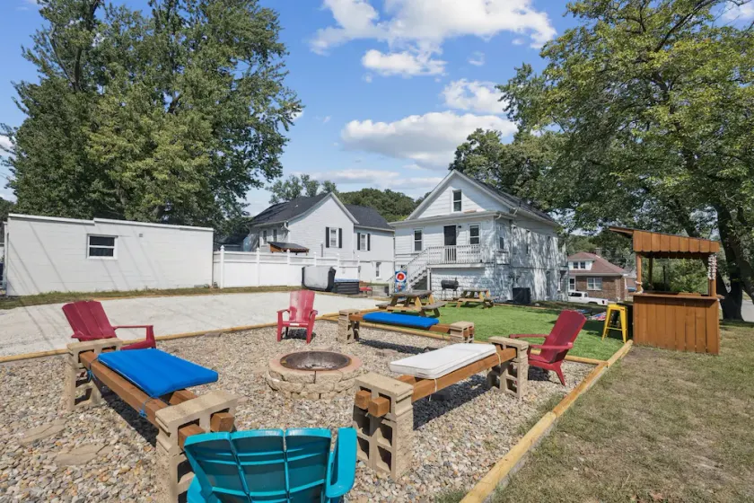 Lg-Group Oasis Near Beach w/Firepit; Pets OK - Image 1